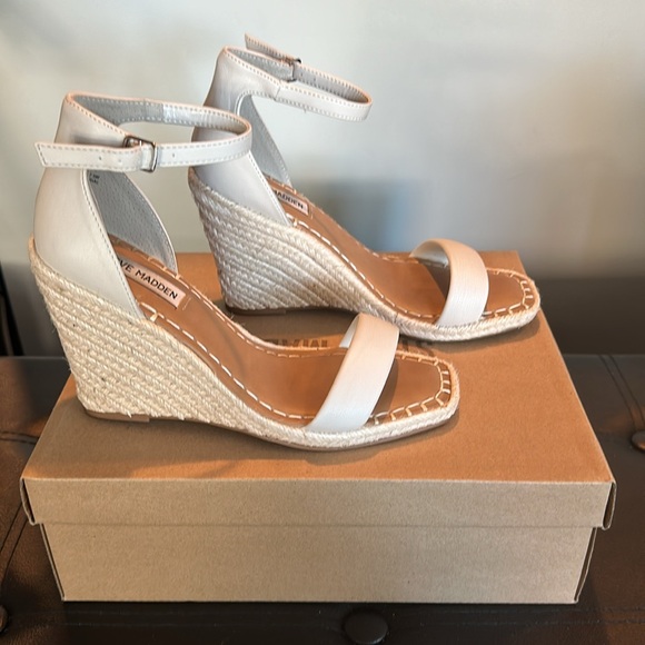 Steve Madden Submit Bone 7.5 Wedges - Picture 3 of 8